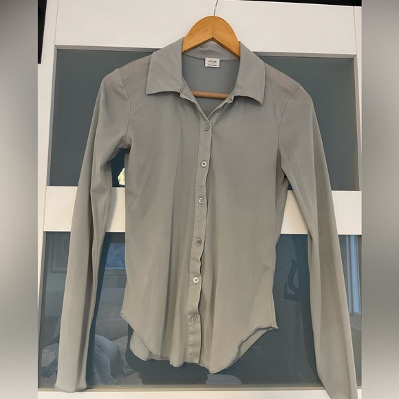 Aritzia Tops - Wilfred Blouse